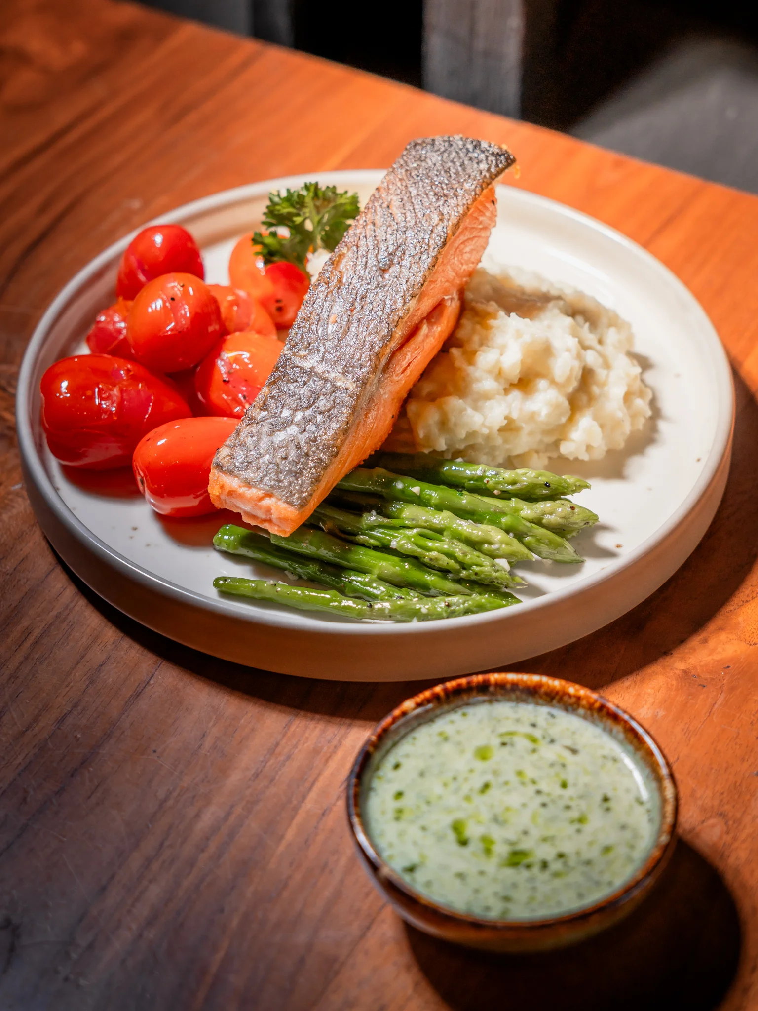 GRILL SALMON CREAMY PESTO (B)