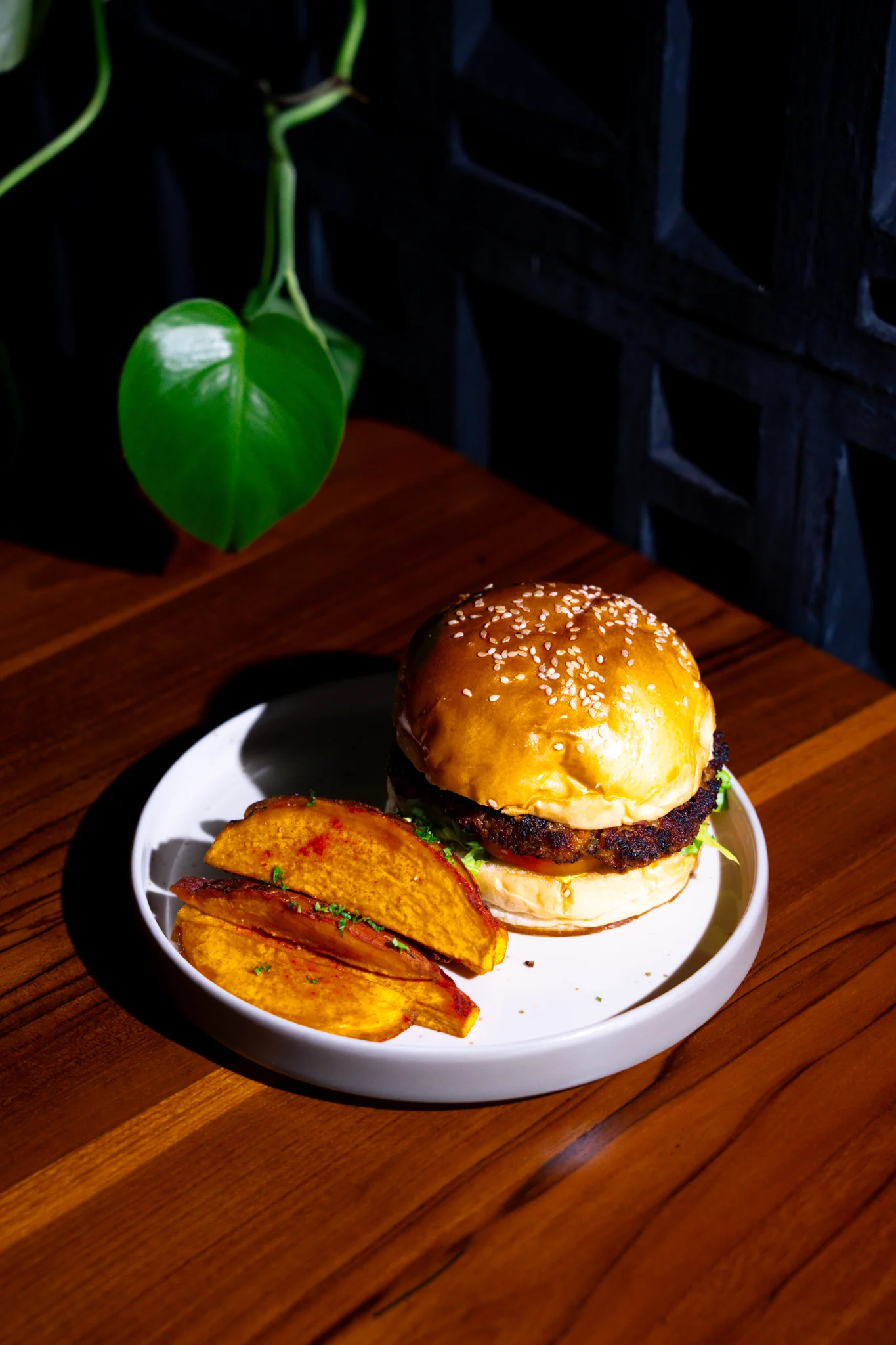 CHAMPION'S VEGAN BURGER (V)