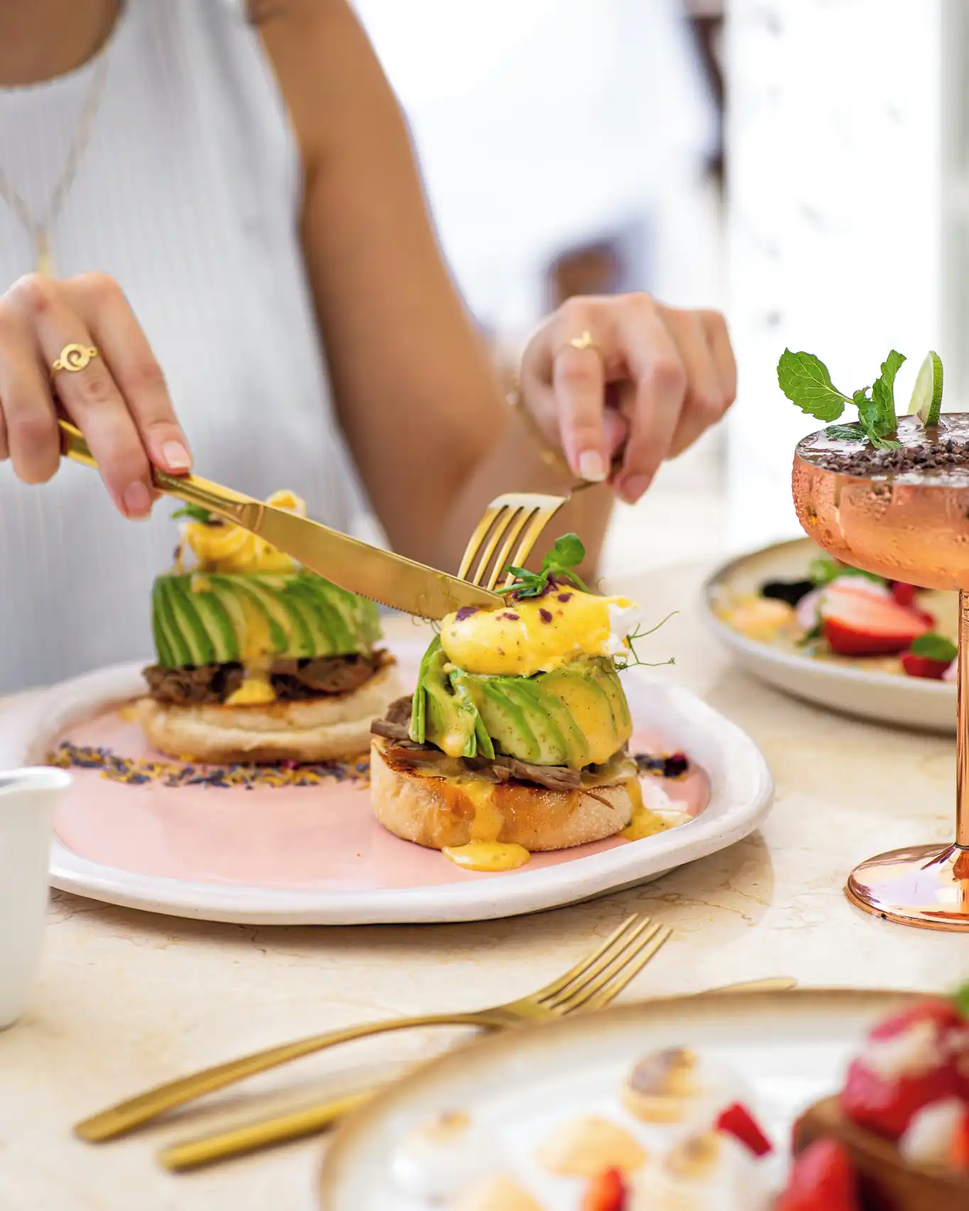 Pulled Beef Benny Breakfast