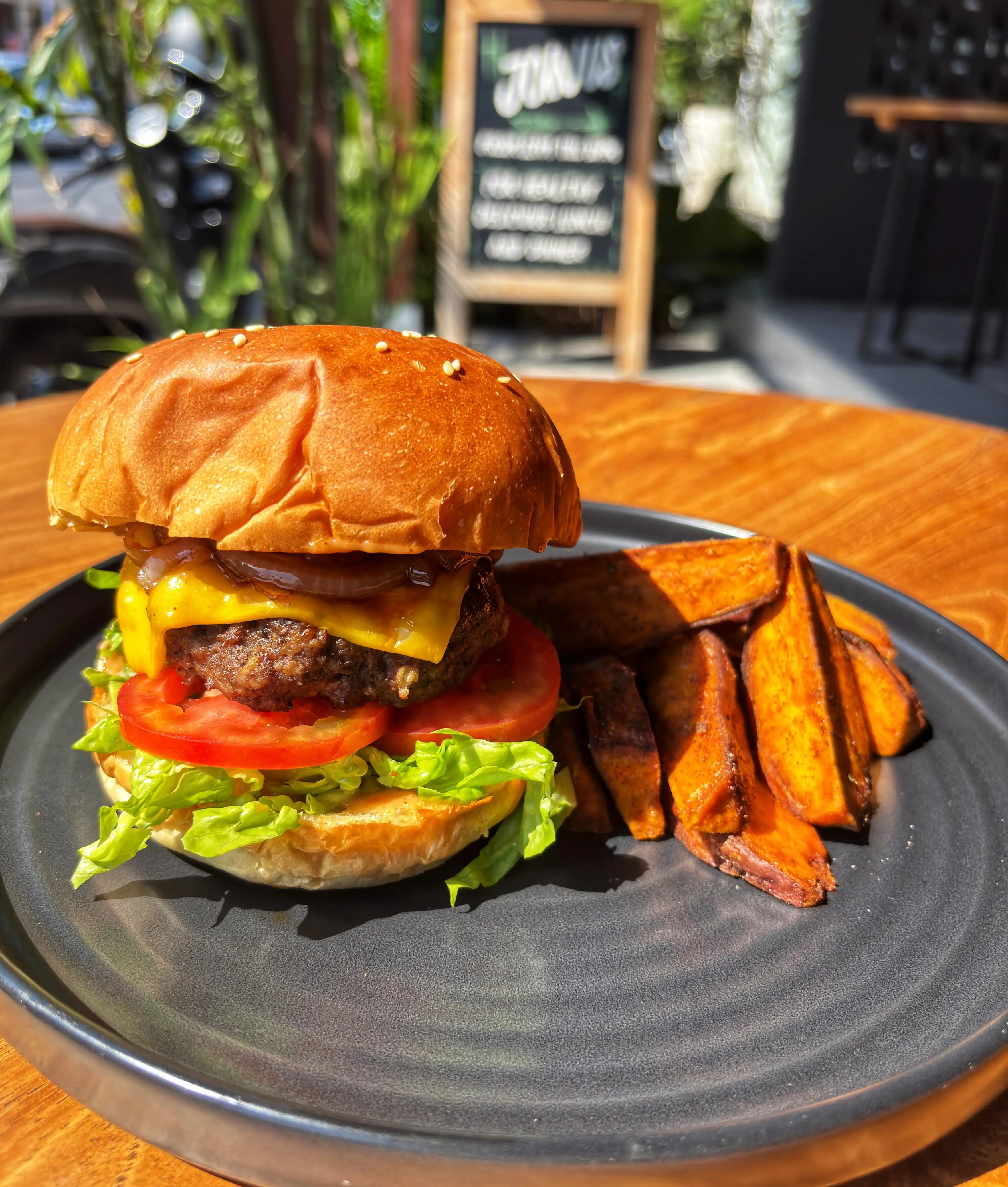 Solimans Beef Burger